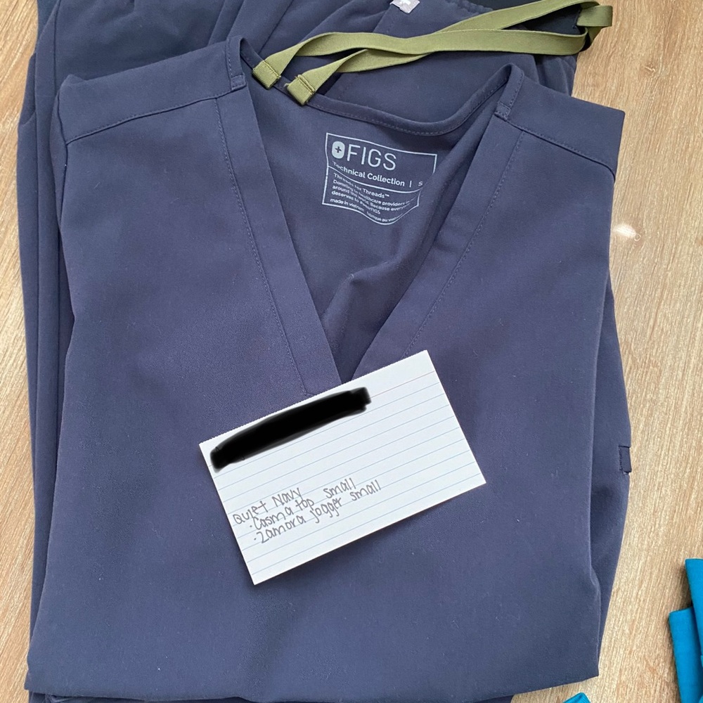 Figs scrubs quite navy
